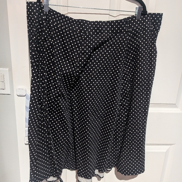 Torrid Black Polka Dot Skirt sz 22 - Picture 2 of 5